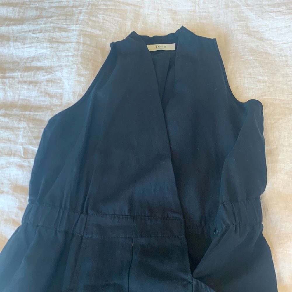 Joie medium linen jumpsuit. Worn once. Tapered ankle. Very flattering cut.
